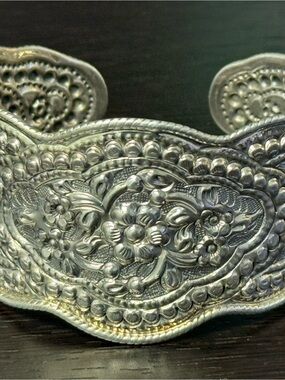 Vintage Silver Floral Engraved Cuff Bracelet 925 Thailand